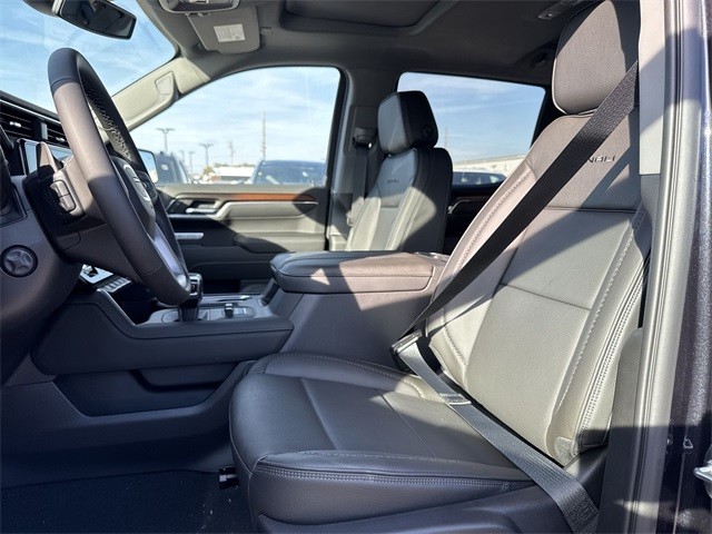 GMC Sierra 1500 Vehicle Full-screen Gallery Image 11