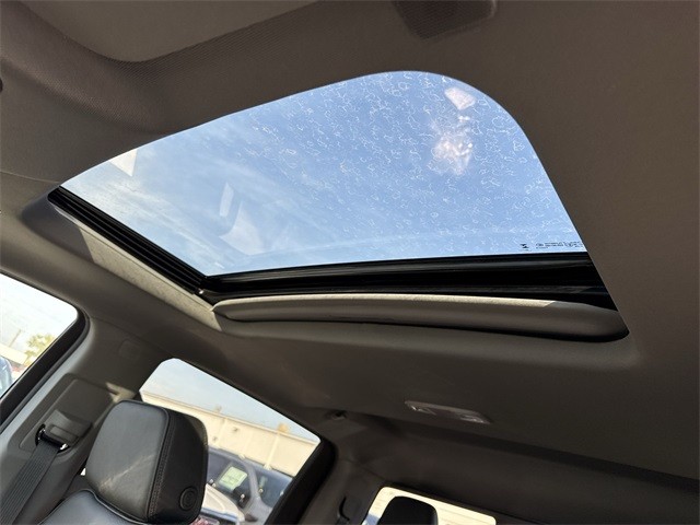 GMC Sierra 1500 Vehicle Full-screen Gallery Image 22