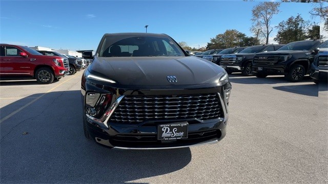 Buick Enclave Vehicle Full-screen Gallery Image 03