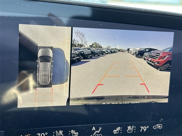 Buick Enclave Vehicle Full-screen Gallery Image 17