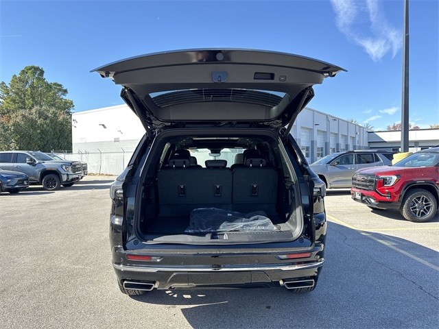 Buick Enclave Vehicle Full-screen Gallery Image 25