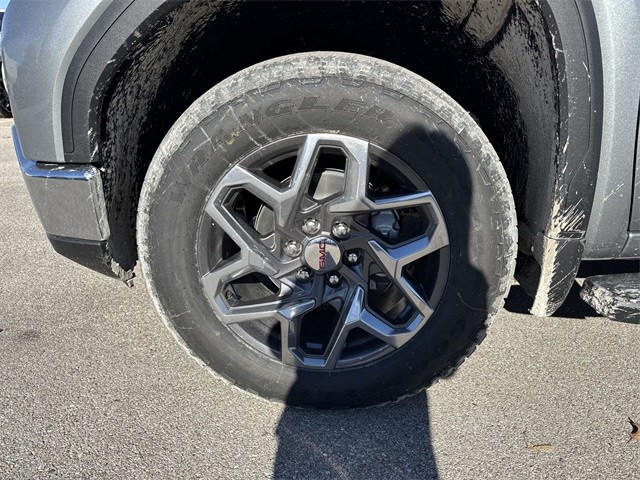 GMC Sierra 1500 Vehicle Full-screen Gallery Image 10