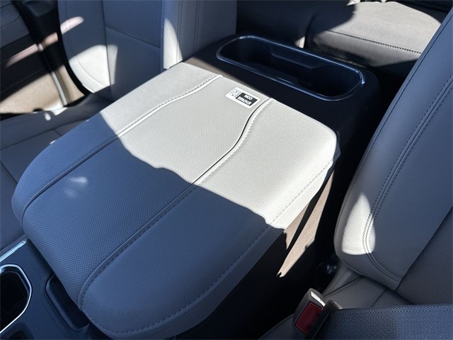 GMC Sierra 1500 Vehicle Full-screen Gallery Image 21