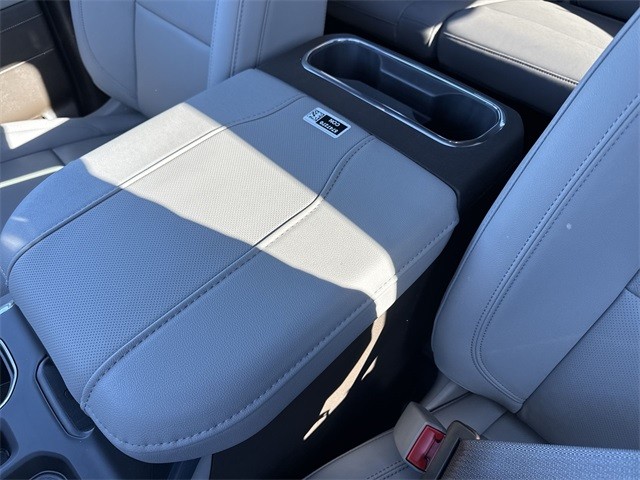 GMC Sierra 1500 Vehicle Full-screen Gallery Image 21