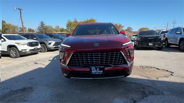 Buick Enclave Vehicle Full-screen Gallery Image 03