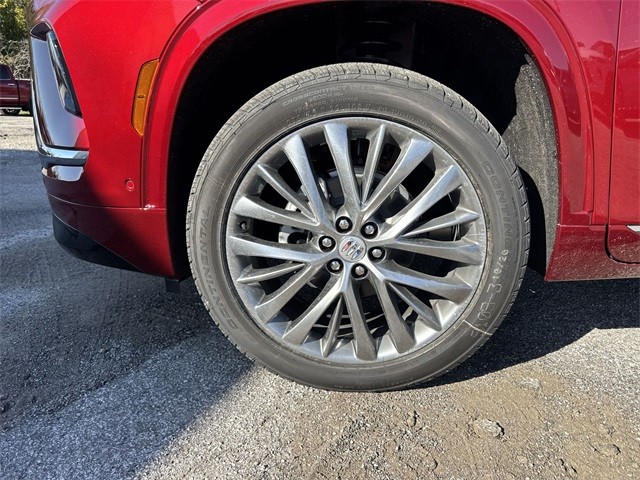 Buick Enclave Vehicle Full-screen Gallery Image 10