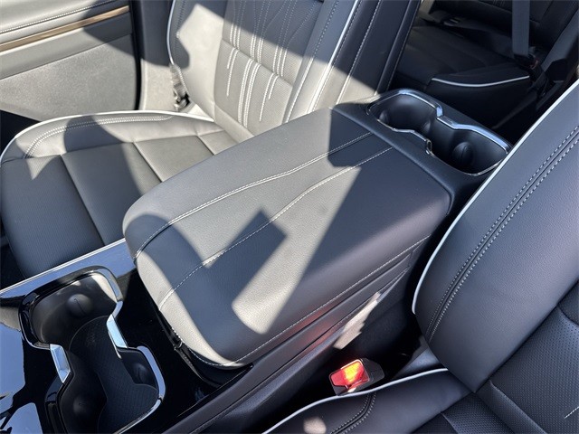 Buick Enclave Vehicle Full-screen Gallery Image 21