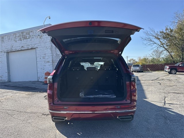 Buick Enclave Vehicle Full-screen Gallery Image 25