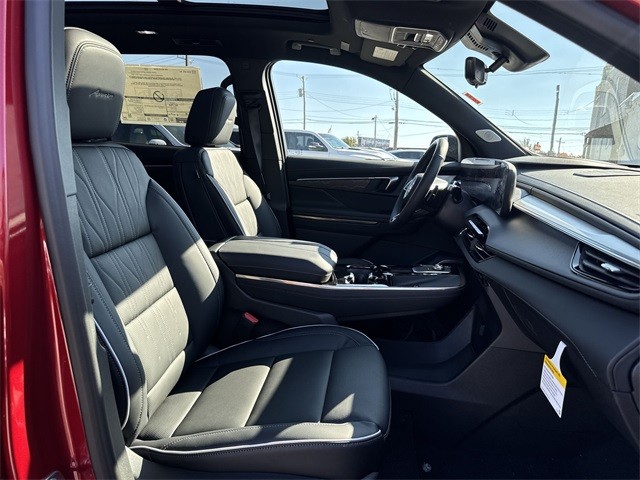 Buick Enclave Vehicle Full-screen Gallery Image 26