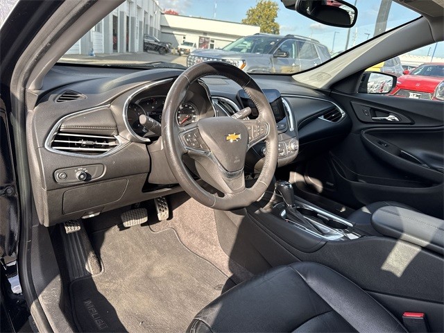 Chevrolet Malibu Vehicle Full-screen Gallery Image 10