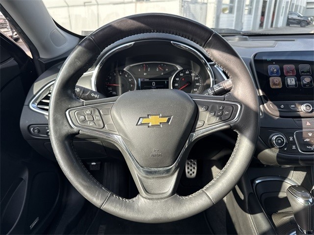 Chevrolet Malibu Vehicle Full-screen Gallery Image 11