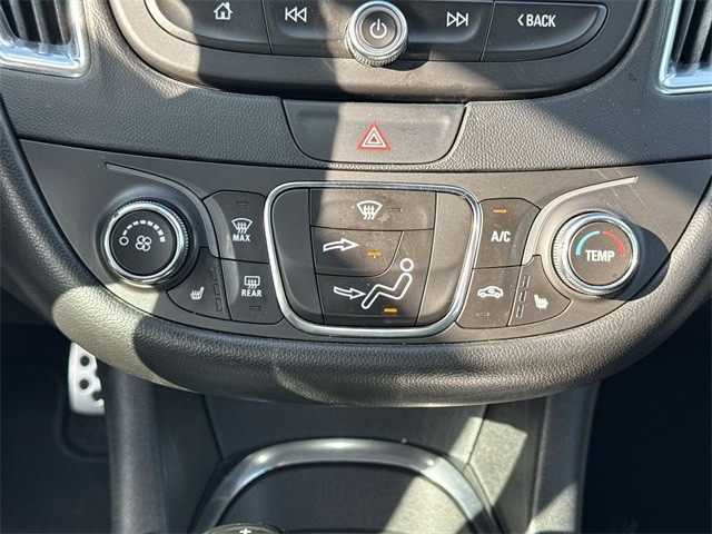 Chevrolet Malibu Vehicle Full-screen Gallery Image 17