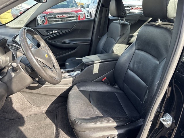 Chevrolet Malibu Vehicle Full-screen Gallery Image 18