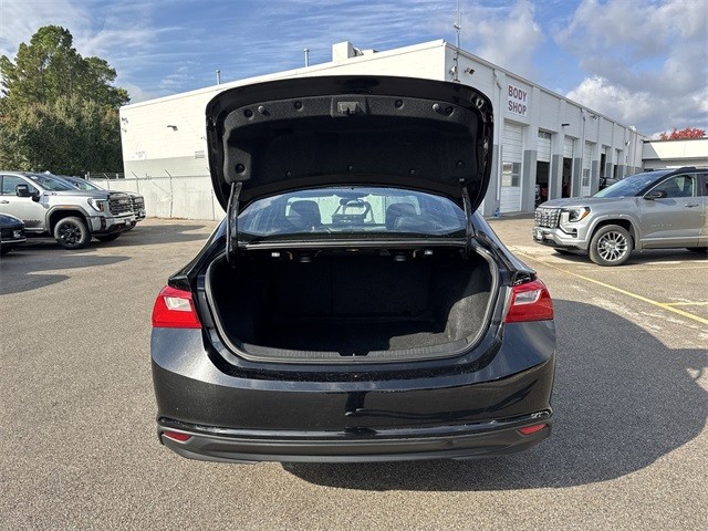 Chevrolet Malibu Vehicle Full-screen Gallery Image 25