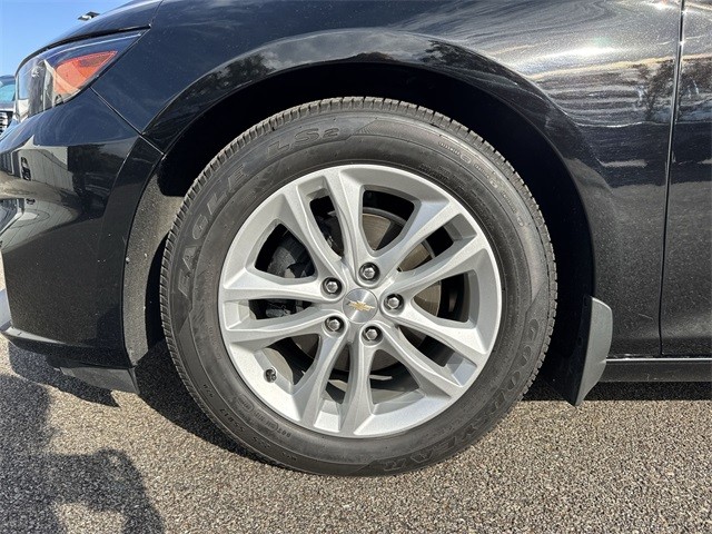 Chevrolet Malibu Vehicle Full-screen Gallery Image 32