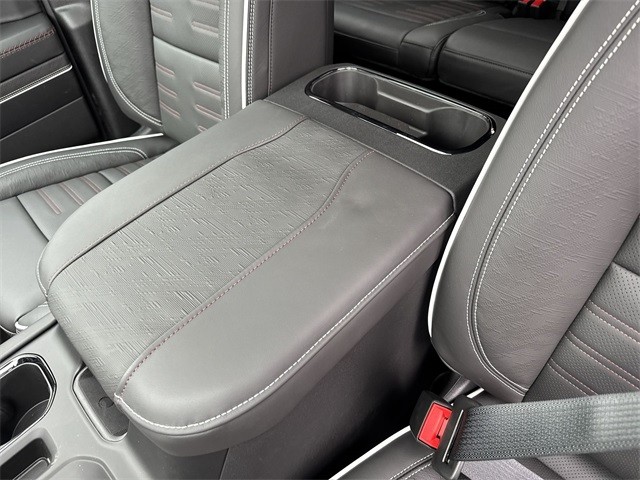 GMC Sierra 1500 Vehicle Full-screen Gallery Image 21