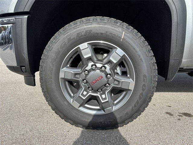 GMC Sierra 2500HD Vehicle Full-screen Gallery Image 10