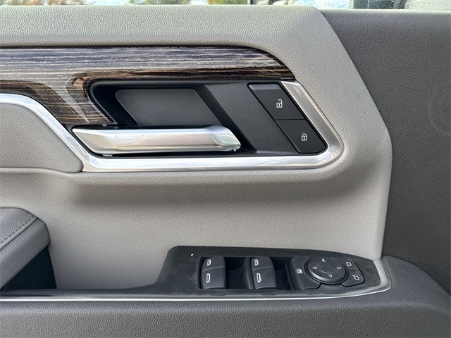 GMC Sierra 2500HD Vehicle Full-screen Gallery Image 13