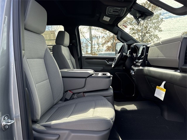 GMC Sierra 2500HD Vehicle Full-screen Gallery Image 24