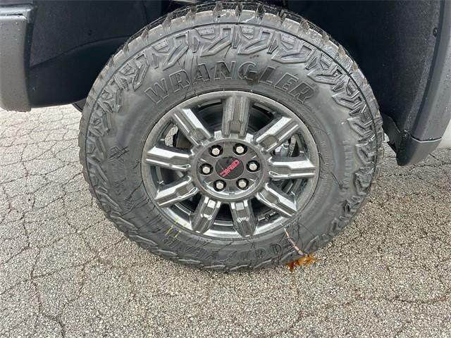 GMC Sierra 1500 Vehicle Full-screen Gallery Image 10