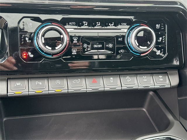 GMC Sierra 1500 Vehicle Full-screen Gallery Image 19