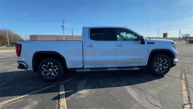 GMC Sierra 1500 Vehicle Full-screen Gallery Image 09