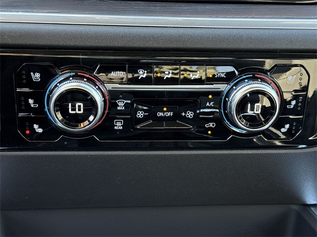 GMC Sierra 1500 Vehicle Full-screen Gallery Image 19