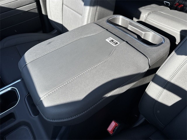 GMC Sierra 1500 Vehicle Full-screen Gallery Image 21