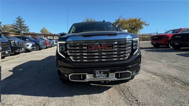 GMC Sierra 1500 Vehicle Full-screen Gallery Image 03