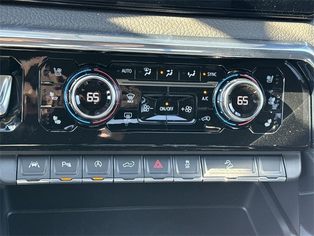 GMC Sierra 1500 Vehicle Full-screen Gallery Image 19