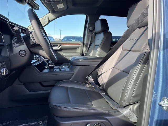 GMC Sierra 1500 Vehicle Full-screen Gallery Image 11