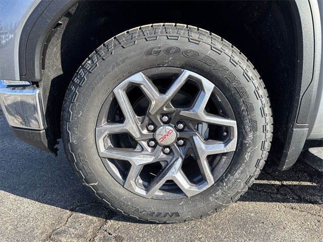 GMC Sierra 1500 Vehicle Full-screen Gallery Image 10