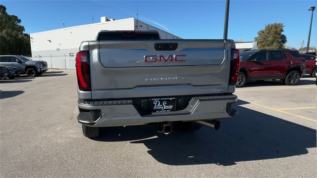 GMC Sierra 2500HD Vehicle Full-screen Gallery Image 07