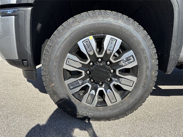 GMC Sierra 2500HD Vehicle Full-screen Gallery Image 10