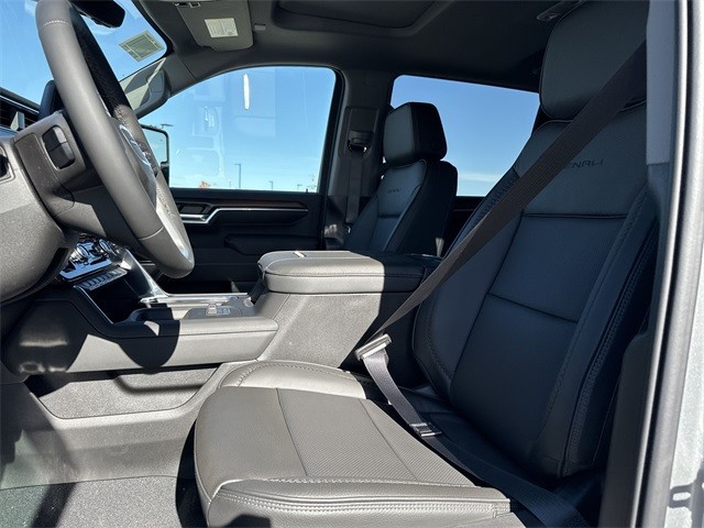 GMC Sierra 2500HD Vehicle Full-screen Gallery Image 11