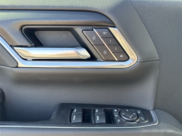 GMC Sierra 2500HD Vehicle Full-screen Gallery Image 13