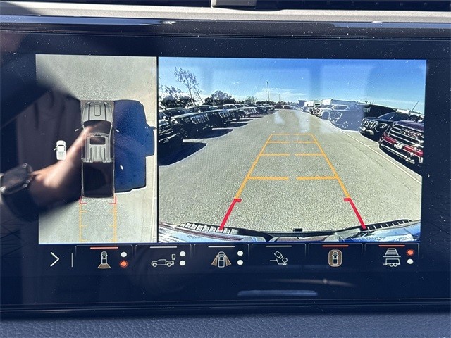 GMC Sierra 2500HD Vehicle Full-screen Gallery Image 17