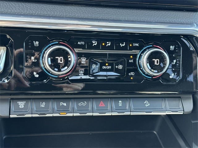 GMC Sierra 2500HD Vehicle Full-screen Gallery Image 19