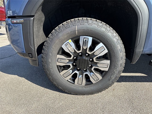 GMC Sierra 2500HD Vehicle Full-screen Gallery Image 10