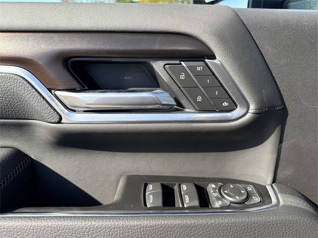 GMC Sierra 2500HD Vehicle Full-screen Gallery Image 13