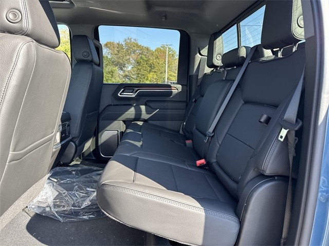 GMC Sierra 2500HD Vehicle Full-screen Gallery Image 23