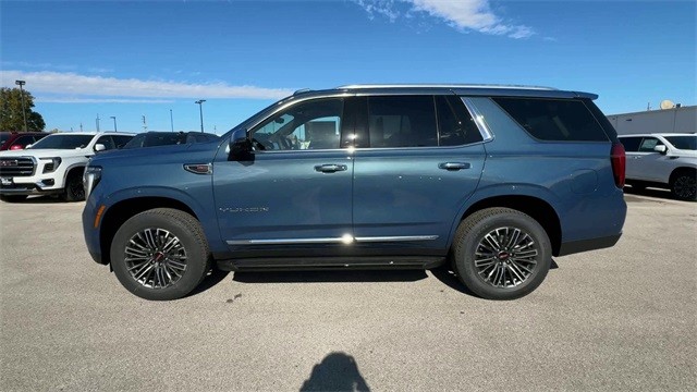 GMC Yukon Vehicle Full-screen Gallery Image 05