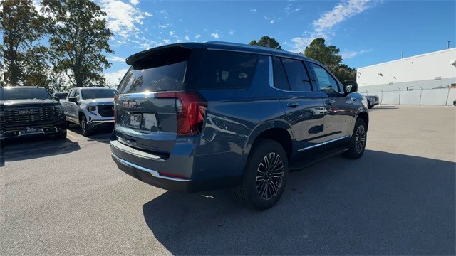 GMC Yukon Vehicle Full-screen Gallery Image 08