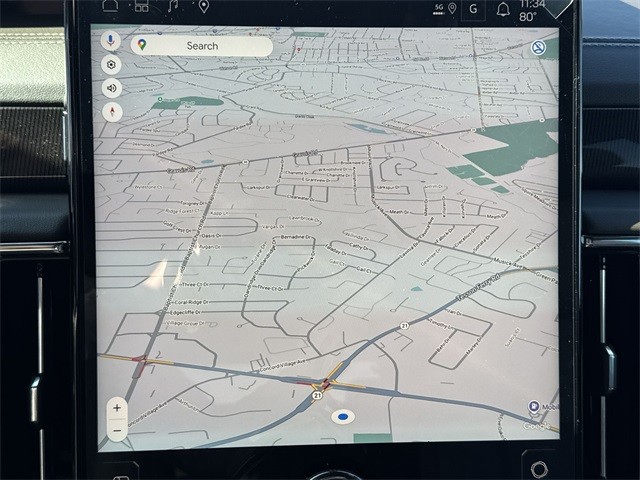 GMC Yukon Vehicle Full-screen Gallery Image 18