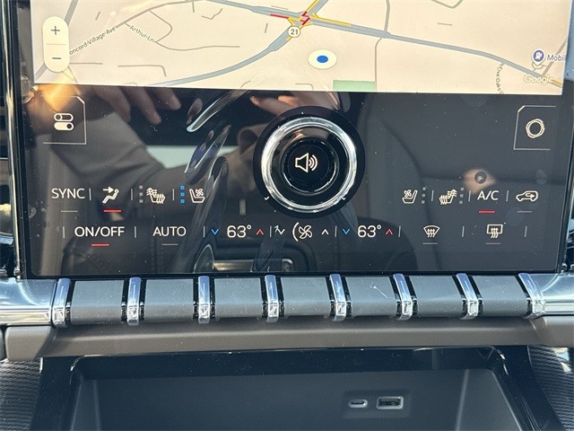 GMC Yukon Vehicle Full-screen Gallery Image 19