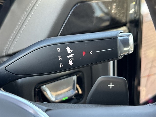 GMC Yukon Vehicle Full-screen Gallery Image 20