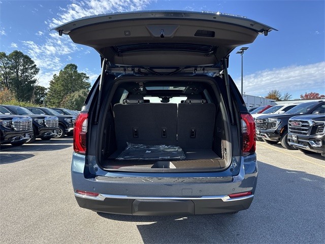 GMC Yukon Vehicle Full-screen Gallery Image 25