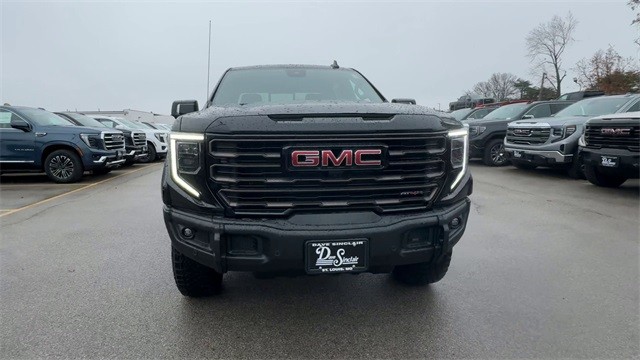 GMC Sierra 1500 Vehicle Full-screen Gallery Image 03