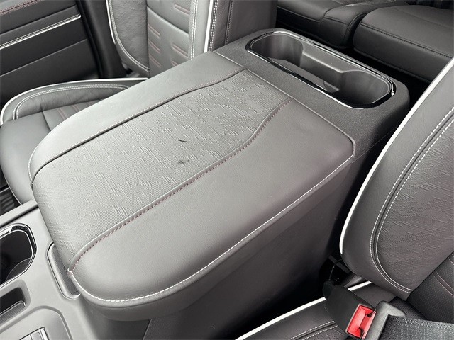 GMC Sierra 1500 Vehicle Full-screen Gallery Image 21