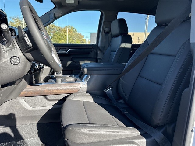 GMC Sierra 1500 Vehicle Full-screen Gallery Image 11